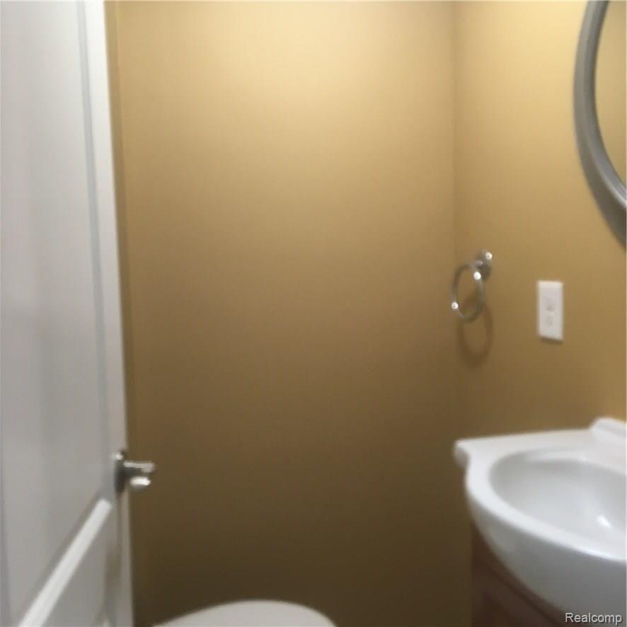 3078 York Road Rochester, MI 48309 - Photo 8 of 17 IMG_0842.JPG