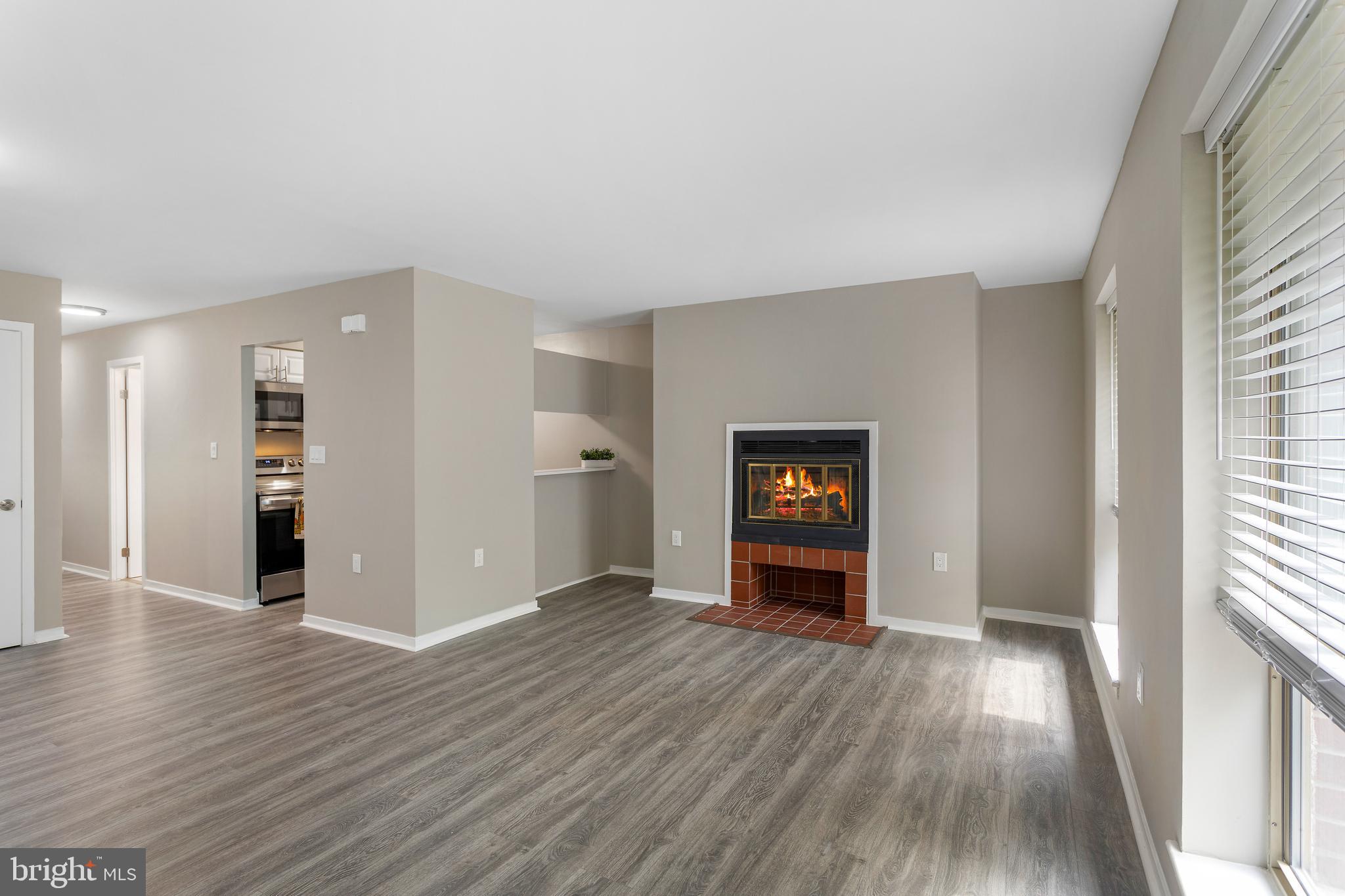 22 Andrew Place, Unit R126 Baltimore, MD 21201 - Photo 6 of 33 New flooring throughout