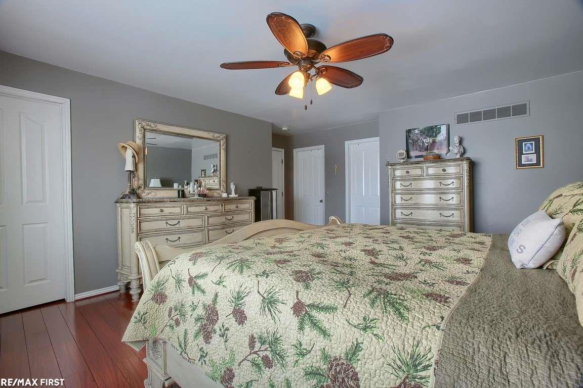 18015 Rocco Drive Macomb, MI 48044 - Photo 25 of 50 50034392-24.JPG