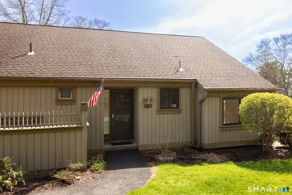 $239,900 | 12 Heritage Village, Unit B, Southbury, CT 06488