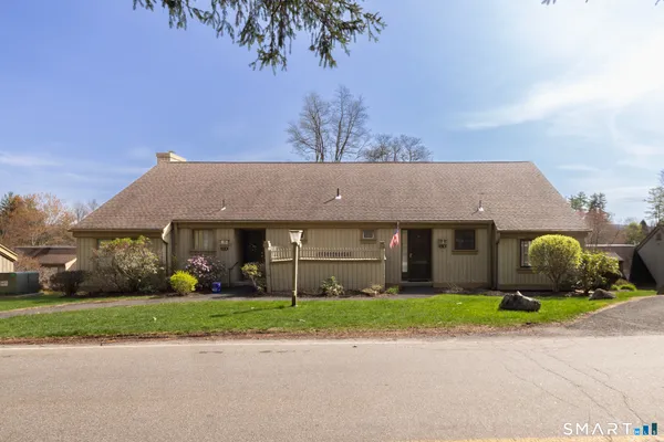 $239,900 | 12 Heritage Village, Unit B, Southbury, CT 06488