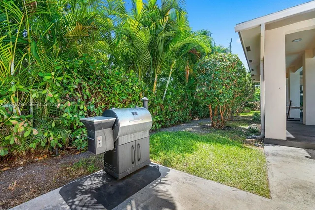 $1,289,999 | 235 Southeast 6th Street, Dania Beach, FL 33004