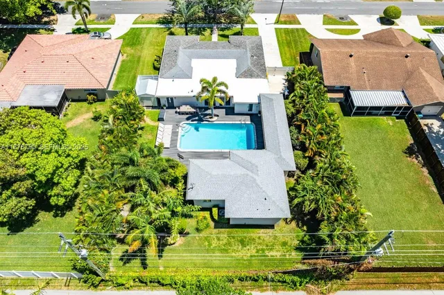 $1,289,999 | 235 Southeast 6th Street, Dania Beach, FL 33004