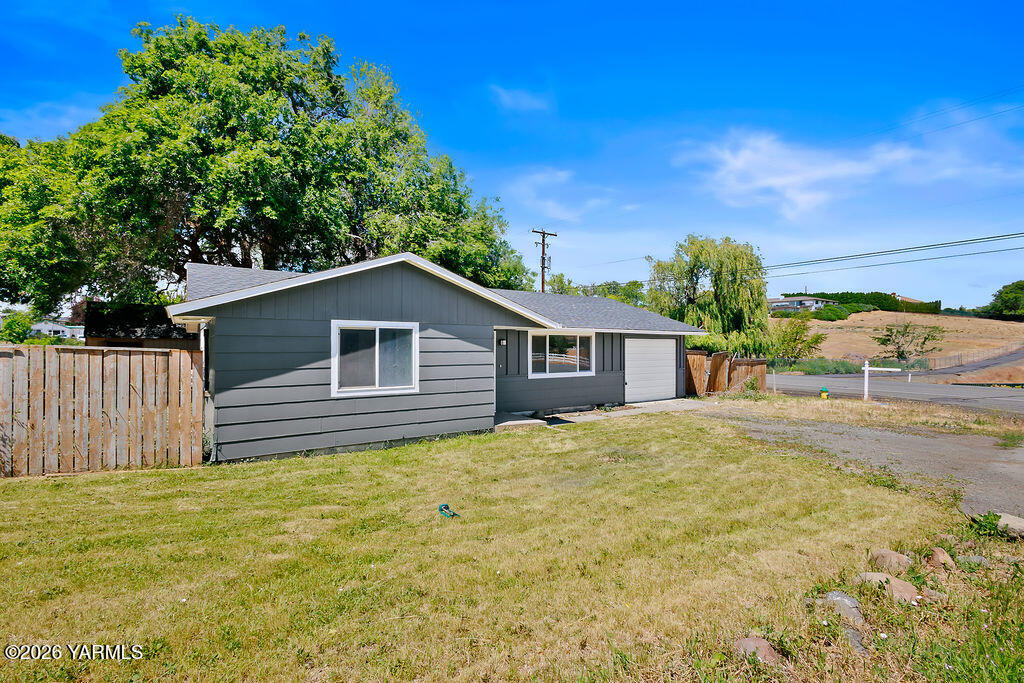 502 South Friedline Road Yakima, WA 98908 - Photo 1 of 14 Main