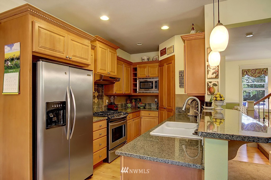 23514 8th Drive Southeast Bothell, WA 98021 - Photo 5 of 20 Gallery Image 5