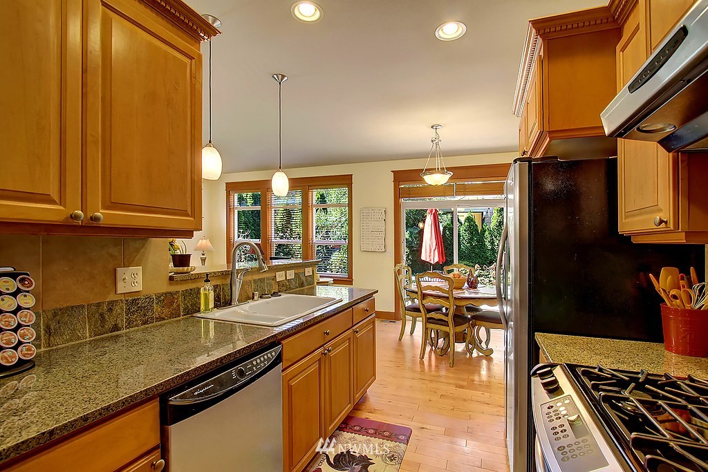 23514 8th Drive Southeast Bothell, WA 98021 - Photo 6 of 20 Gallery Image 6