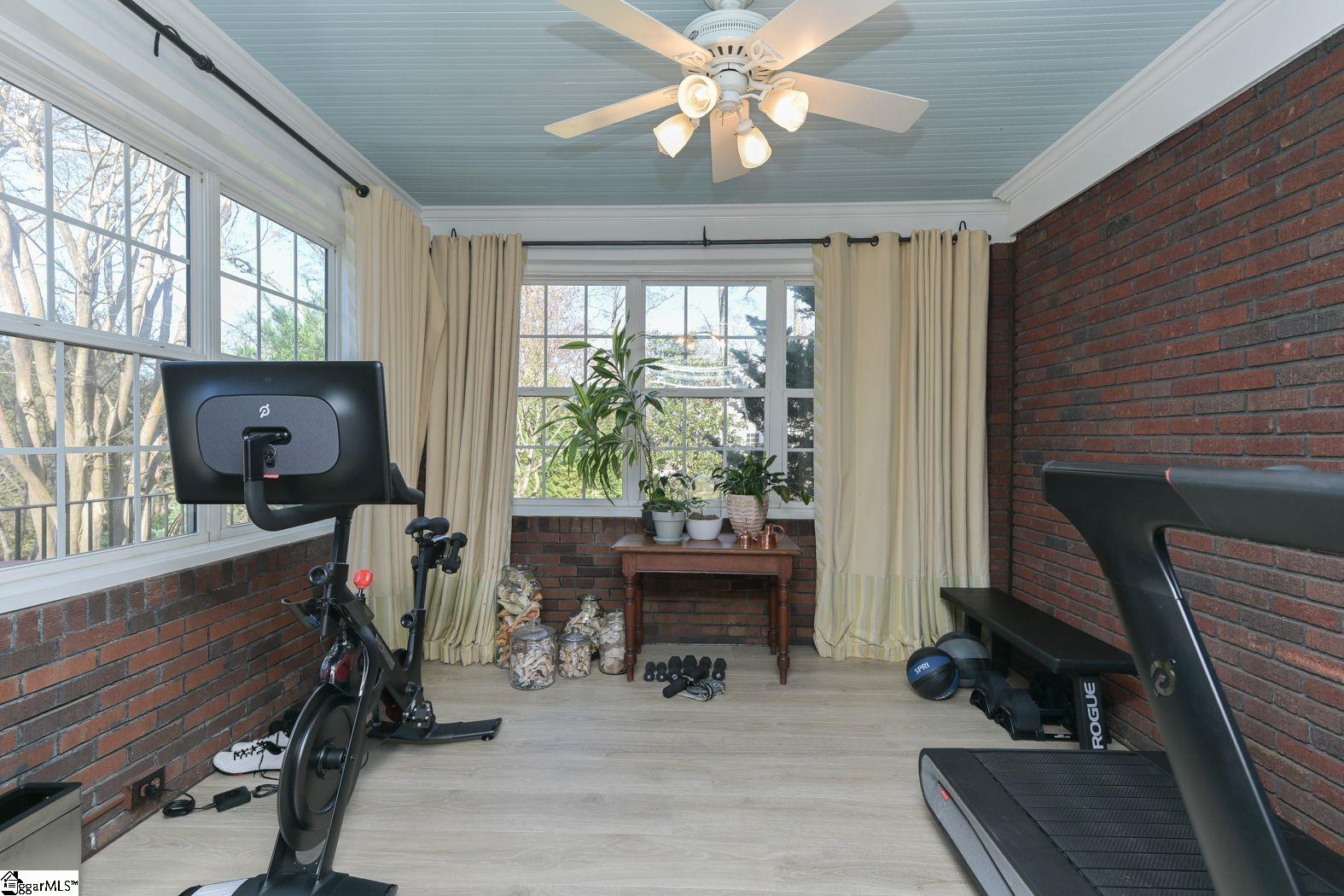 205 Grove Road Greenville, SC 29605 - Photo 5 of 36