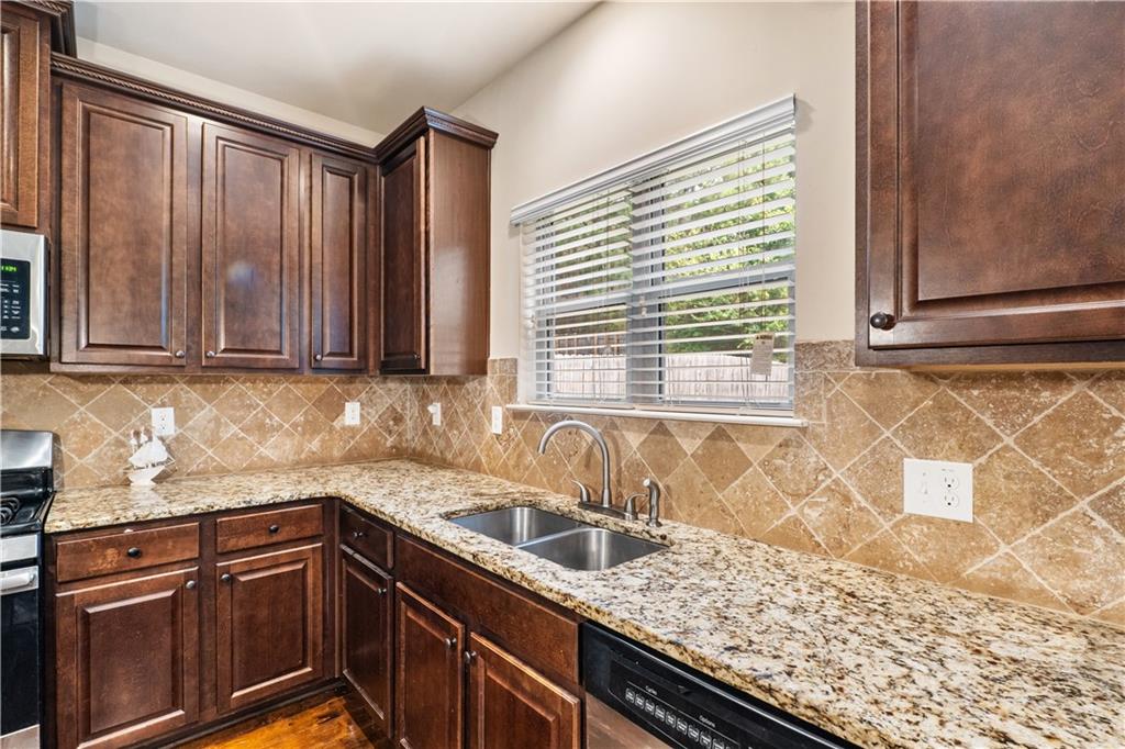 7946 White Oak Loop Stonecrest, GA 30038 - Photo 8 of 46