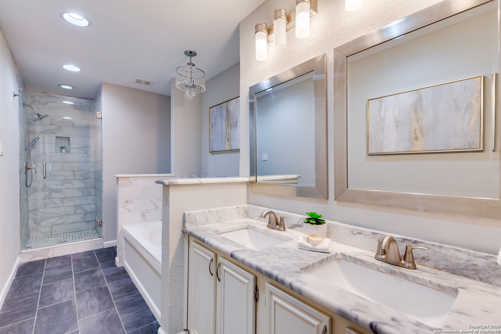 7570 Tantivity San Antonio, TX 78249 - Photo 14 of 24