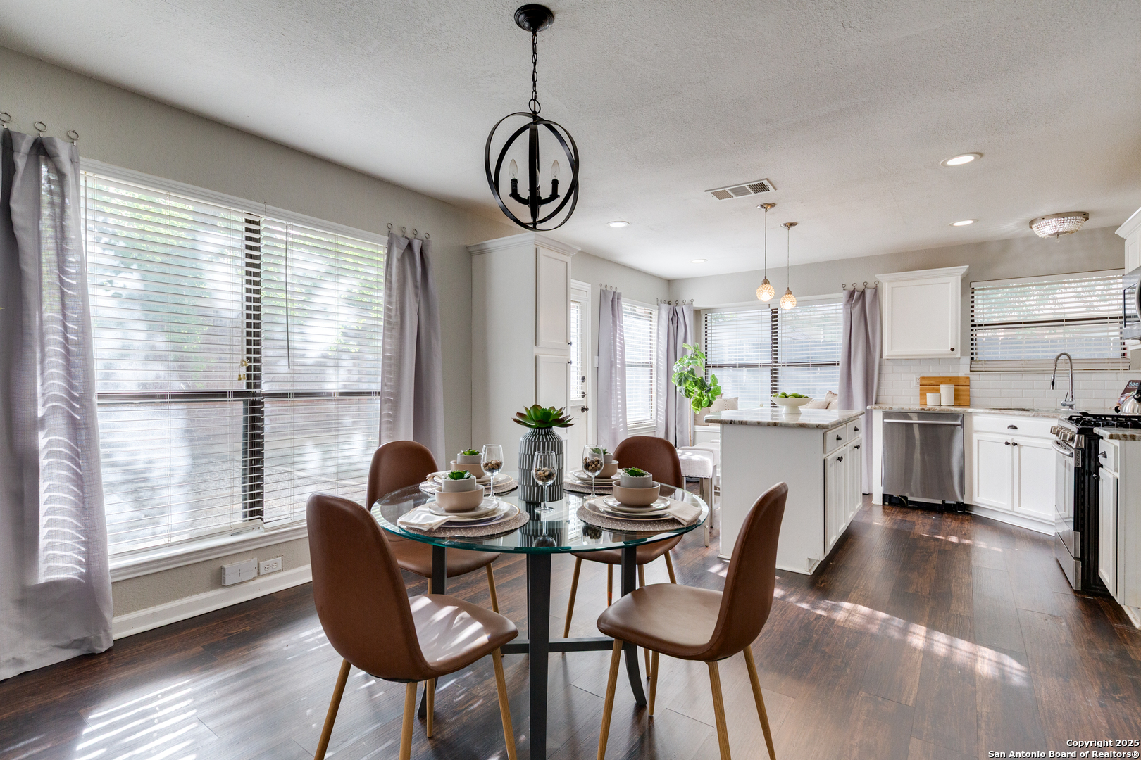 7570 Tantivity San Antonio, TX 78249 - Photo 5 of 24