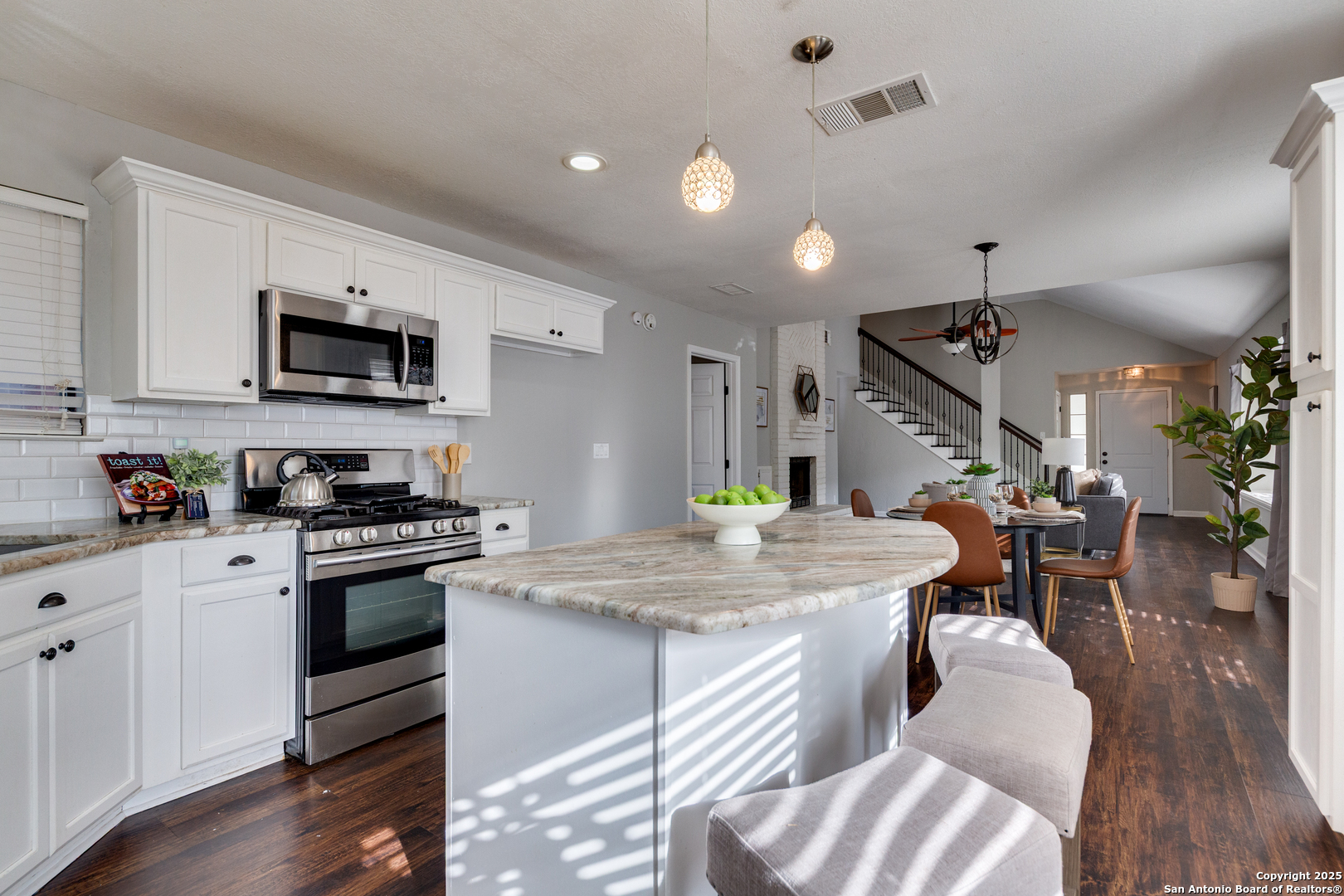 7570 Tantivity San Antonio, TX 78249 - Photo 9 of 24