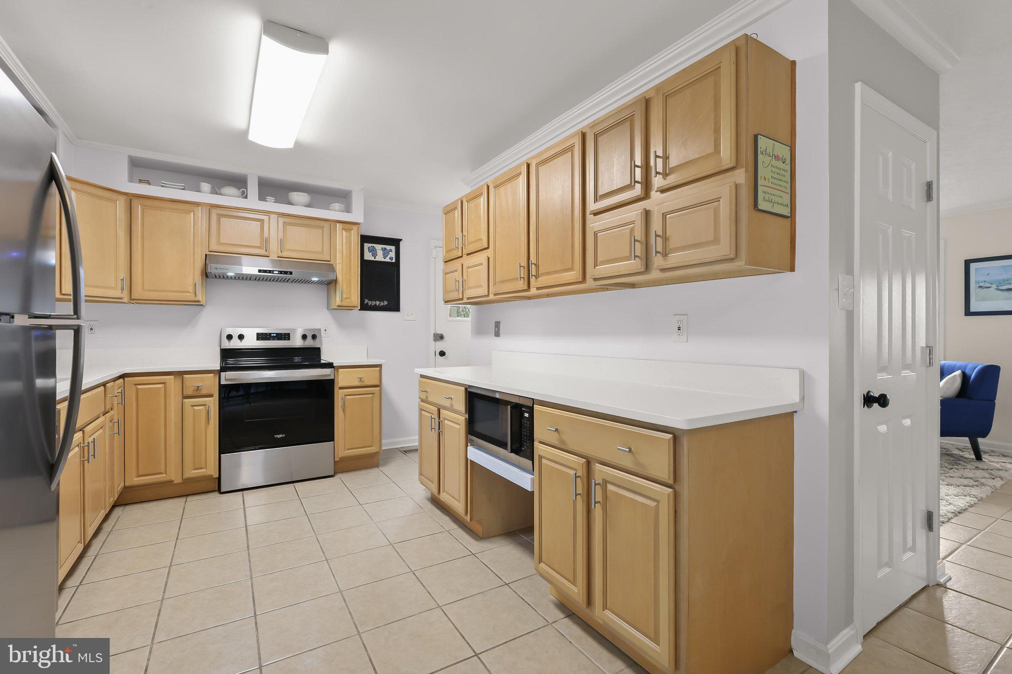 818 Uniontown Road Westminster, MD 21158 - Photo 9 of 38 Kitchen