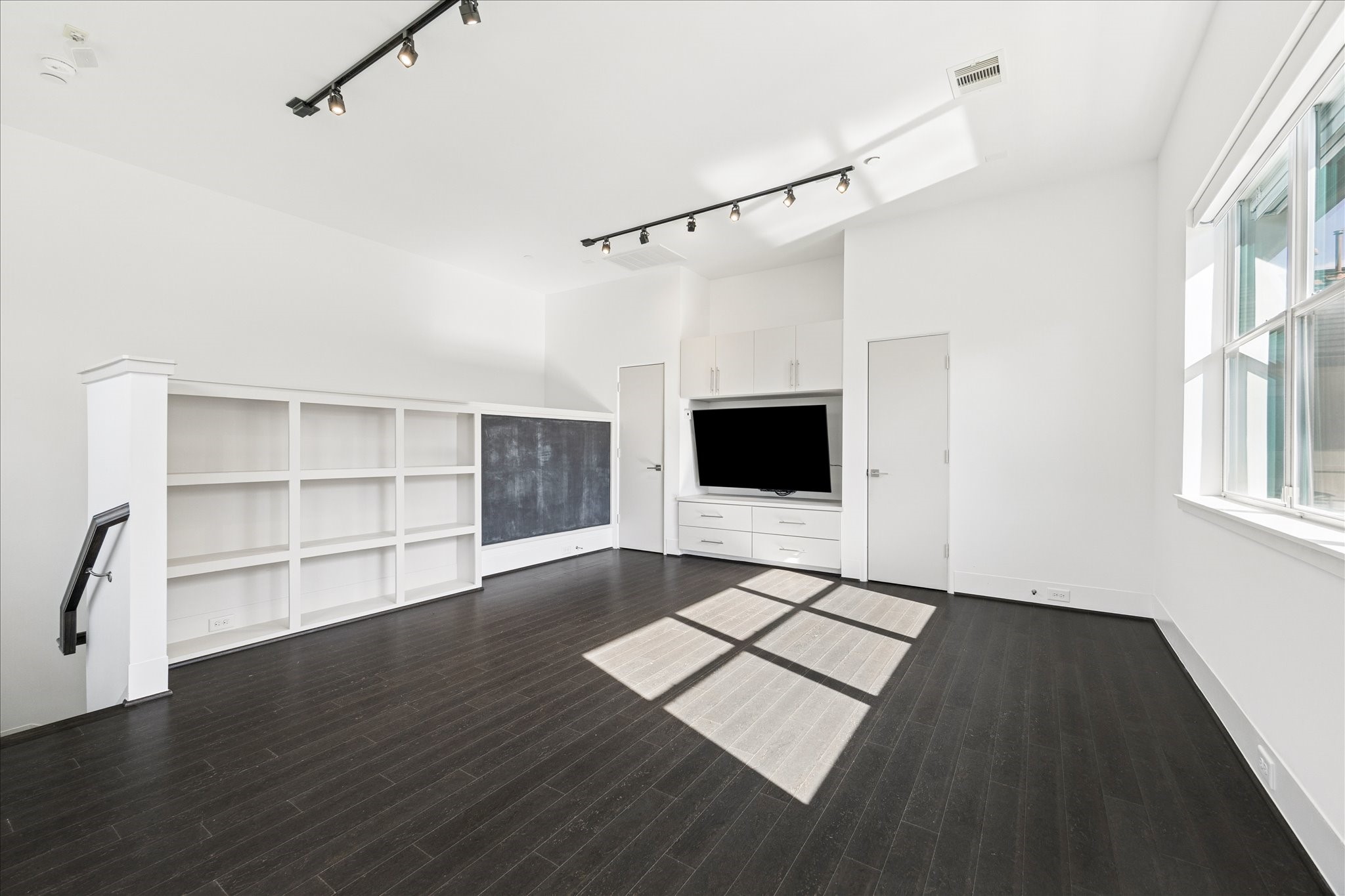 243 Piney Point Road Houston, TX 77024 - Photo 28 of 36