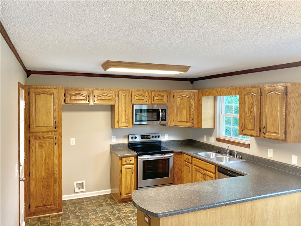 105 Colonial Drive Pelzer, SC 29669 - Photo 6 of 33 Gallery Image 6