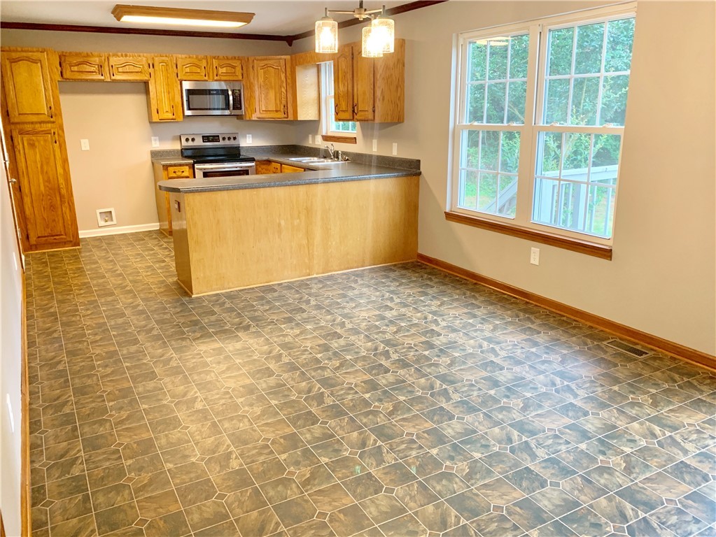 105 Colonial Drive Pelzer, SC 29669 - Photo 7 of 33 Gallery Image 7