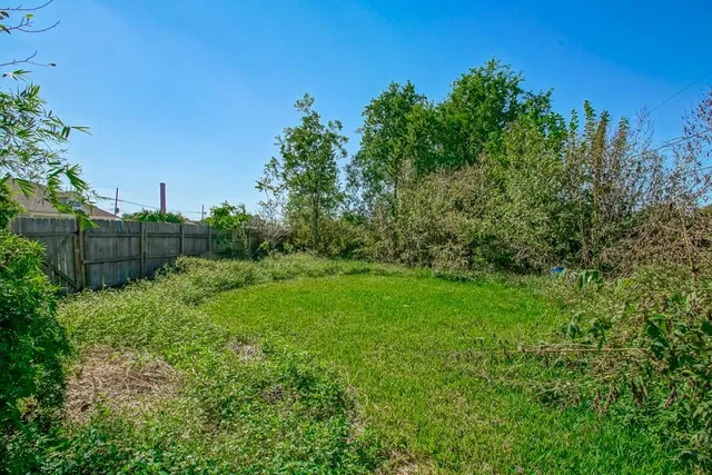 $40,000 | 2324 Congressman Hebert Drive, Chalmette, LA 70043