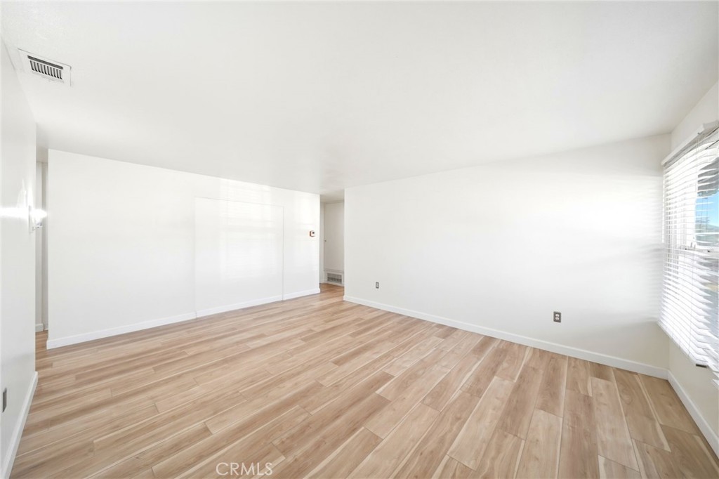 682 South Belden Street Rialto, CA 92376 - Photo 6 of 59