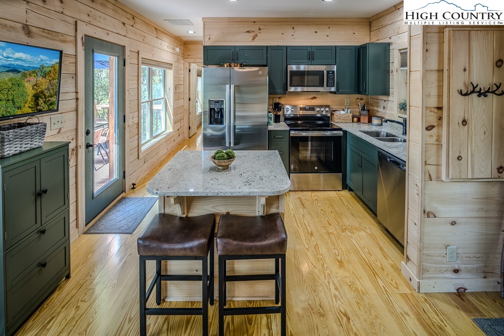 225 Oak Road Beech Mountain, NC 28604 - Photo 6 of 36
