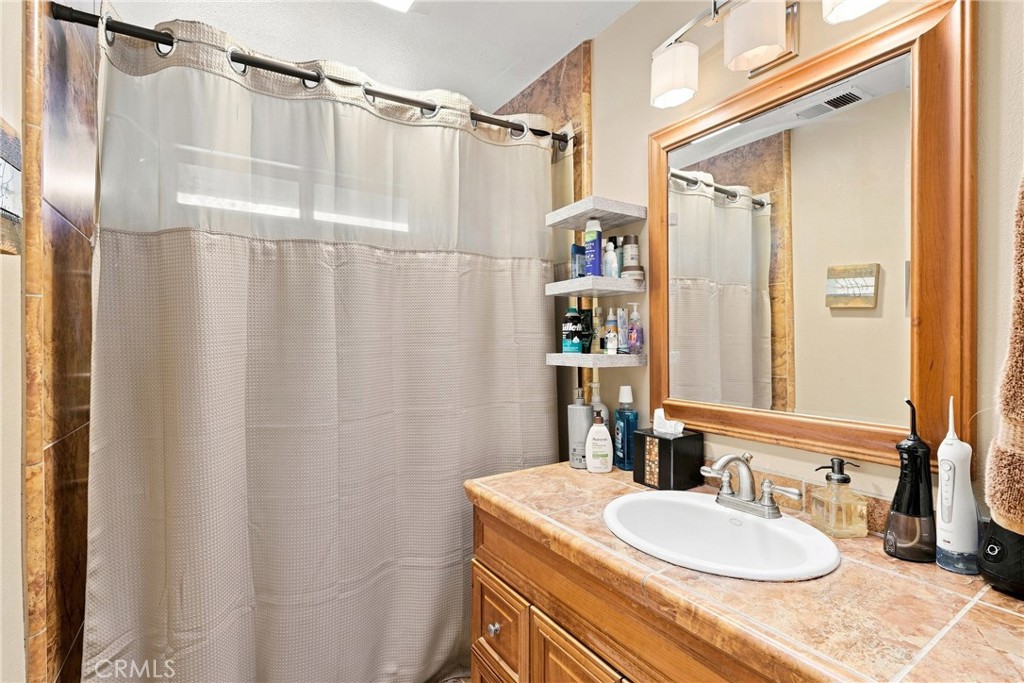 5680 High Ridge Road Paso Robles, CA 93446 - Photo 30 of 66 Hall Full Bathroom