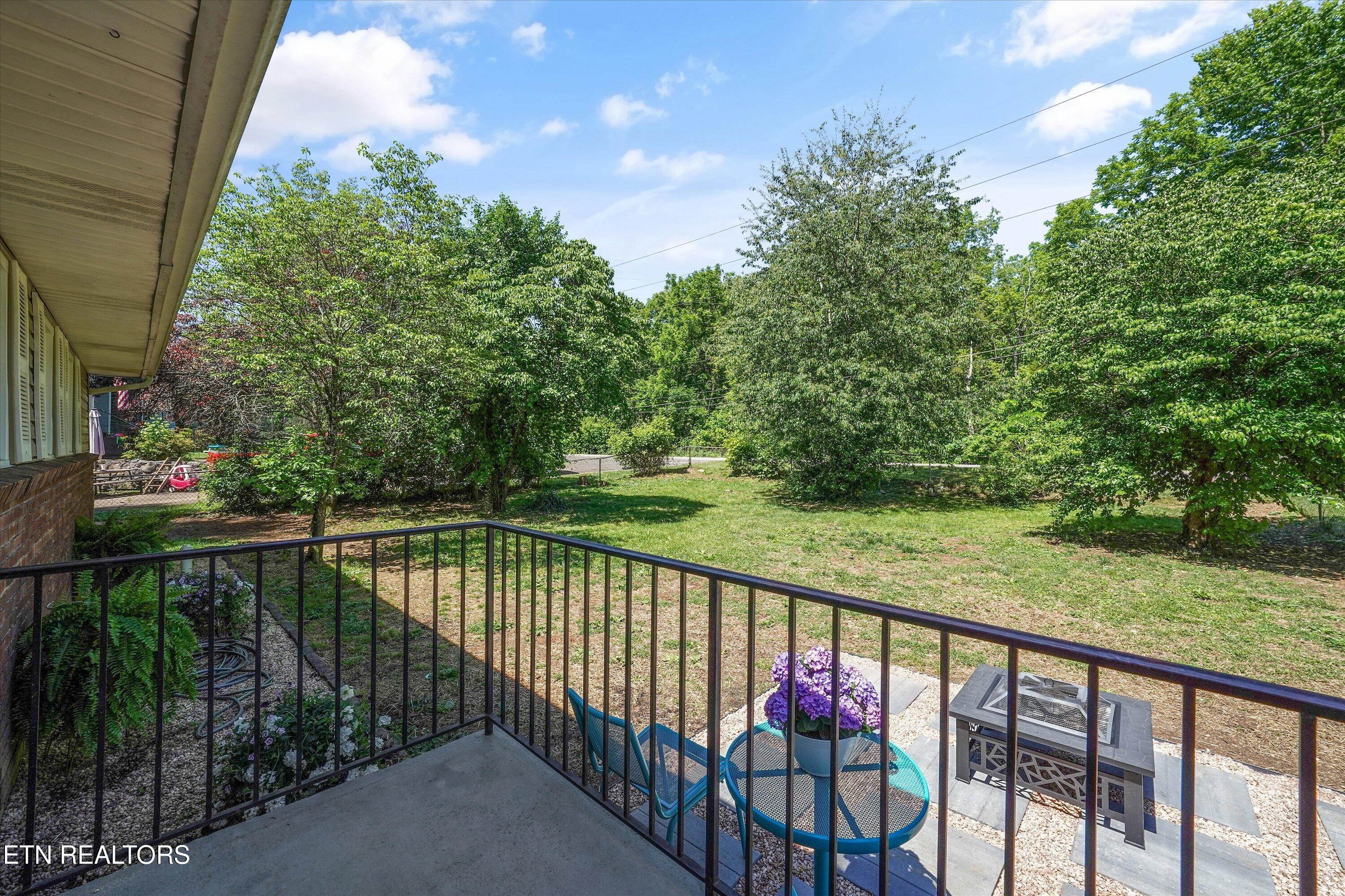116 Stone Road Knoxville, TN 37920 - Photo 2 of 34 36-116 Stone Rd010
