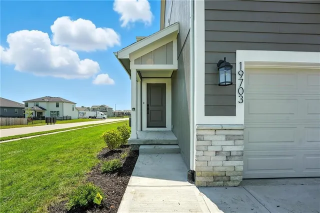 $329,000 | 1303 South 4th Street East, Louisburg, KS 66053