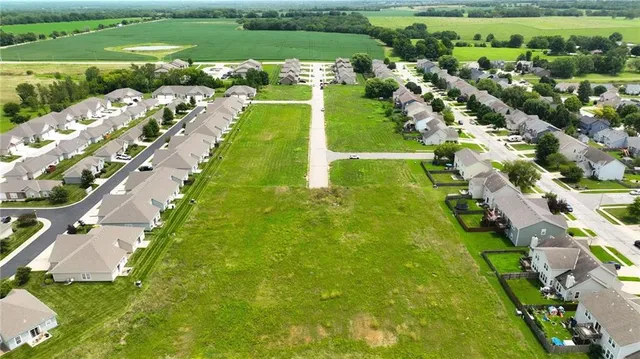 $329,000 | 1303 South 4th Street East, Louisburg, KS 66053