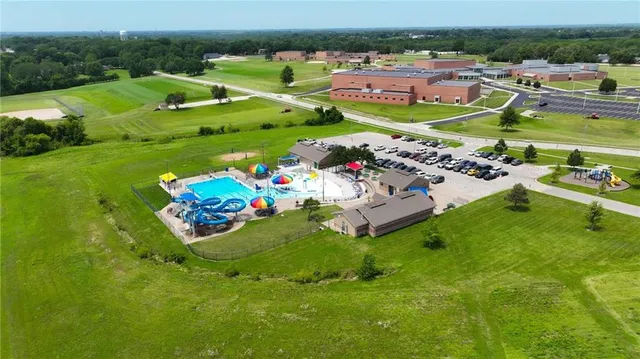 $329,000 | 1303 South 4th Street East, Louisburg, KS 66053