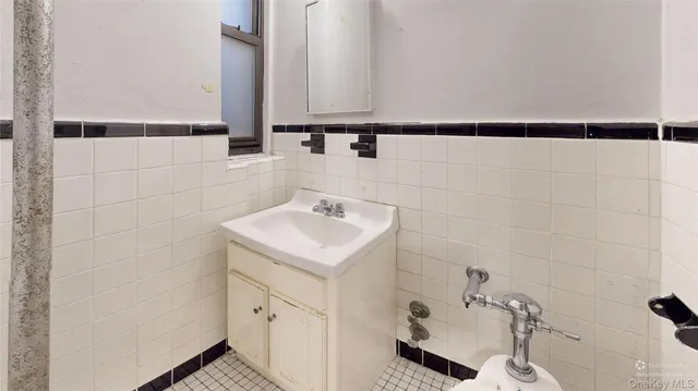 $355,000 | 123-35 82nd Road, Unit 3Q | Kew Gardens