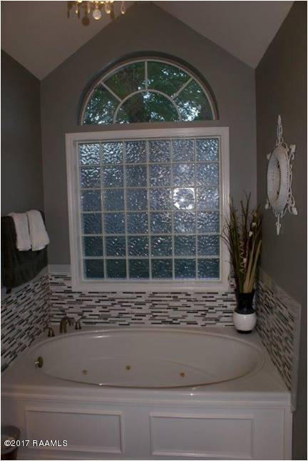 120 Longpointe Road Youngsville, LA 70592 - Photo 17 of 20 Gallery Image 17