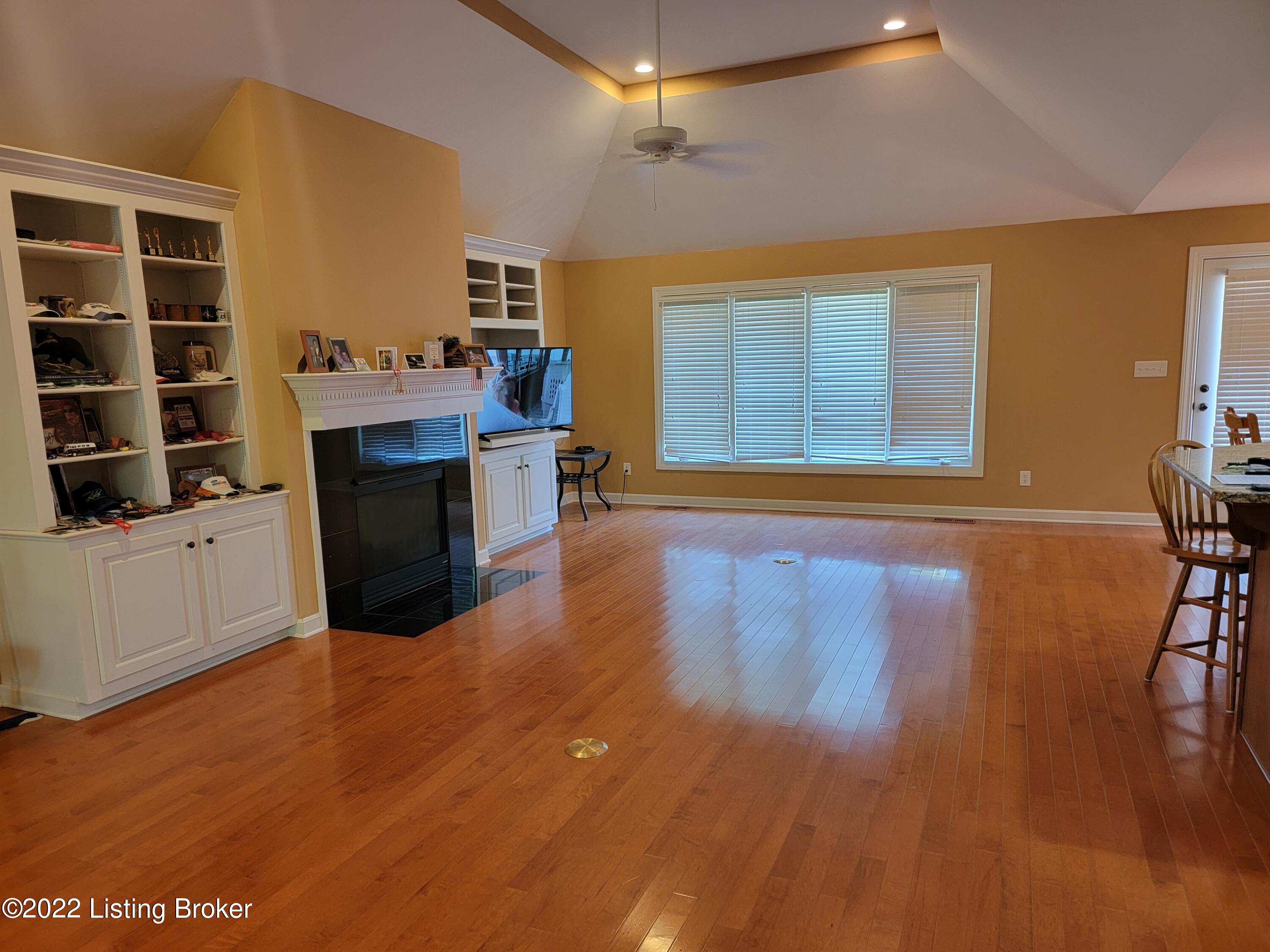 2708 Razor View Court Louisville, KY 40299 - Photo 11 of 76 20220609_140107
