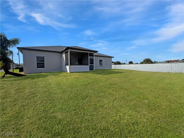 $1,799 | 906 Alfreda Avenue, Lehigh Acres, FL 33971