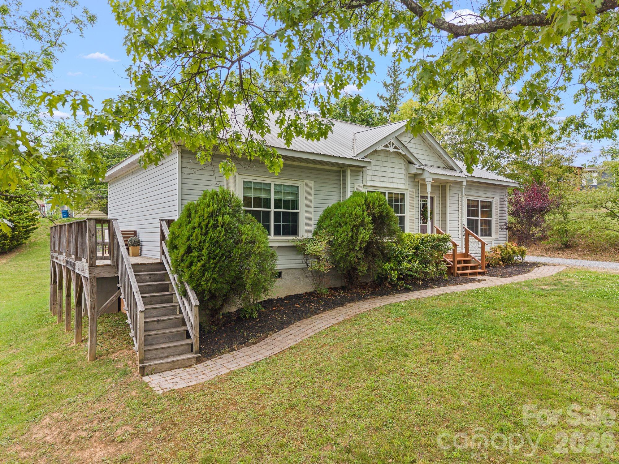 233 Thompson Cove Road Clyde, NC 28721 - Photo 3 of 32