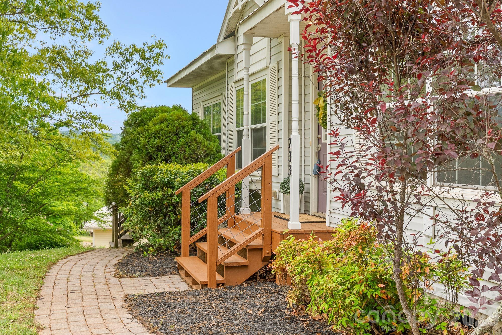 233 Thompson Cove Road Clyde, NC 28721 - Photo 5 of 32