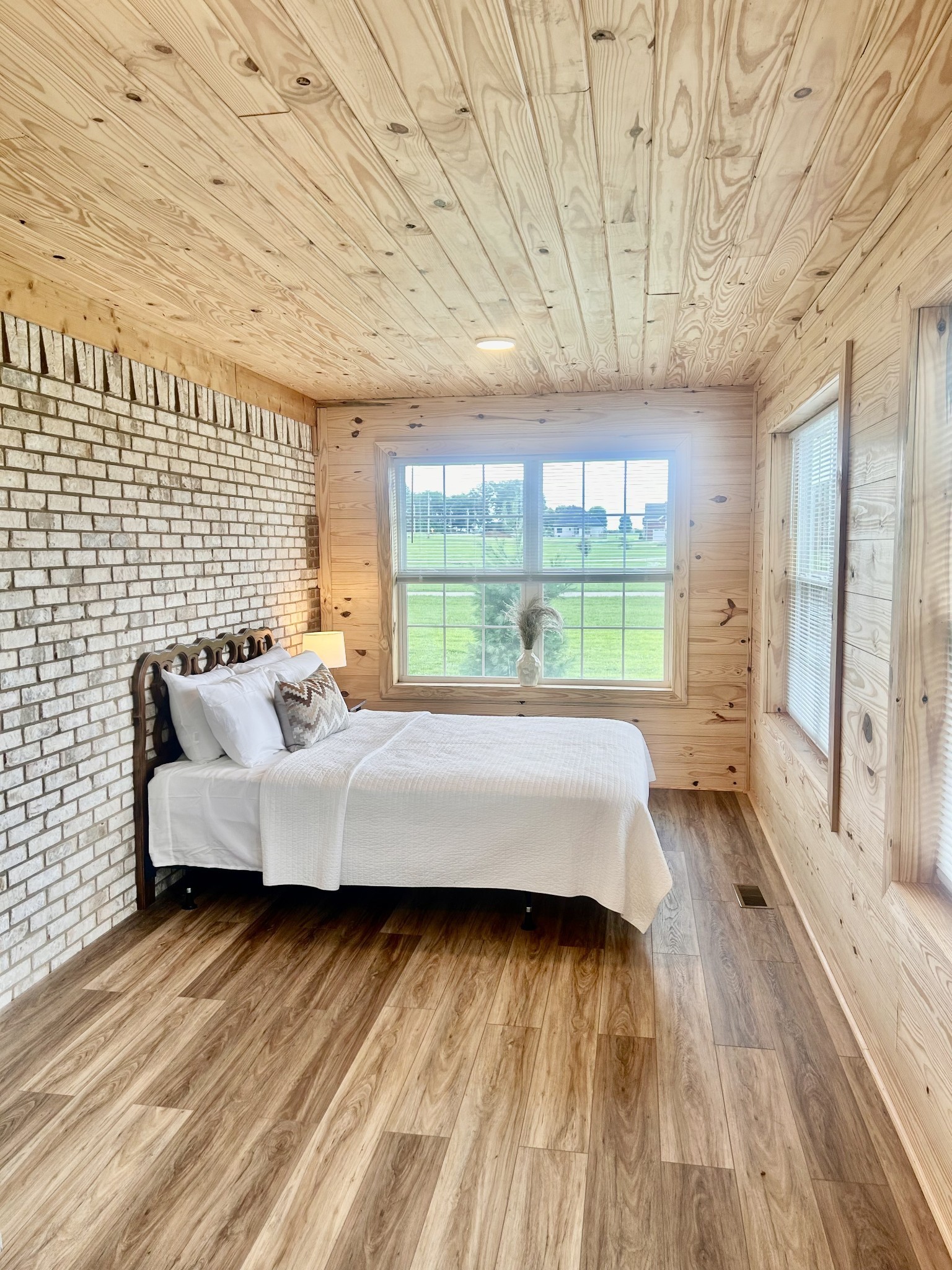 1059 South Cross Bridges Road Mount Pleasant, TN 38474 - Photo 19 of 53 a living room with furniture and a large window