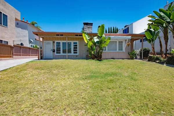 $3,850 | 7347 Fay Avenue, La Jolla, CA 92037