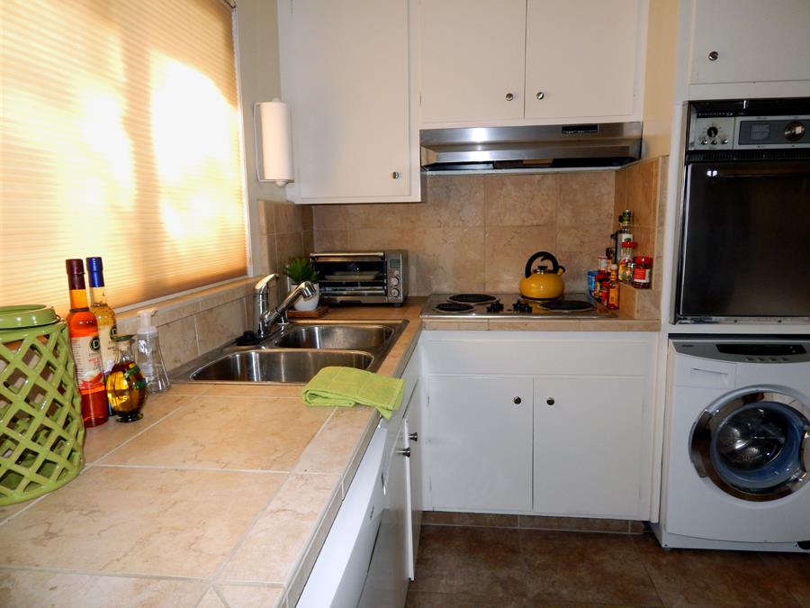 3901 Middlefield Road, Unit D Palo Alto, CA 94303 - Photo 3 of 12 Gallery Image 3