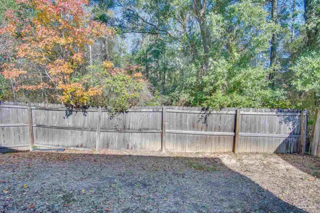 $1,800 | 172 Creekview Drive, Pensacola, FL 32503