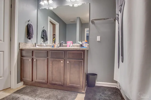 $1,800 | 172 Creekview Drive, Pensacola, FL 32503