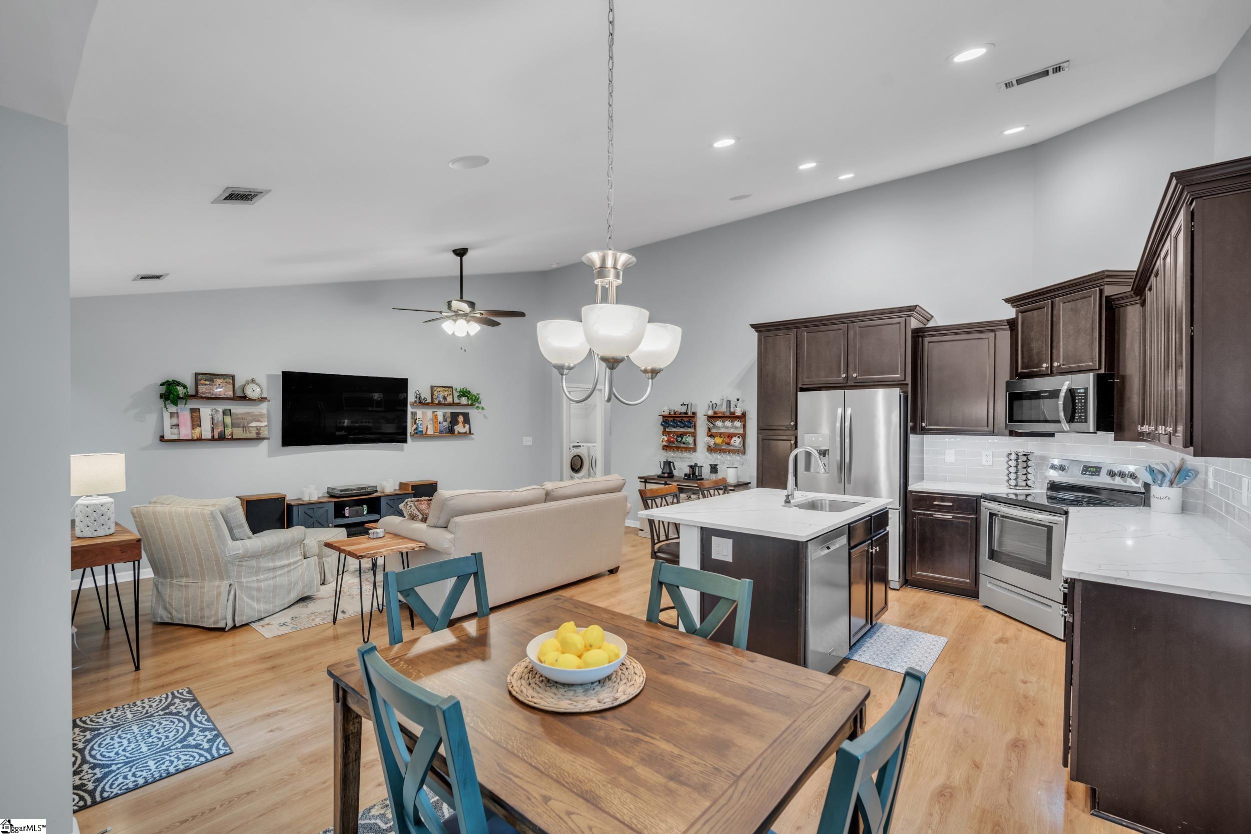 108 Rivers Edge Circle Simpsonville, SC 29680 - Photo 8 of 36
