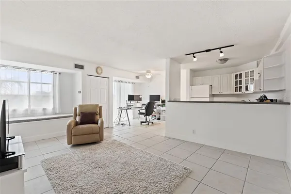 $1,795 | 3315 58th Avenue South, Unit 513, St. Petersburg, FL 33712