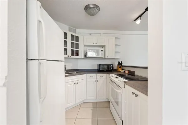 $1,795 | 3315 58th Avenue South, Unit 513, St. Petersburg, FL 33712