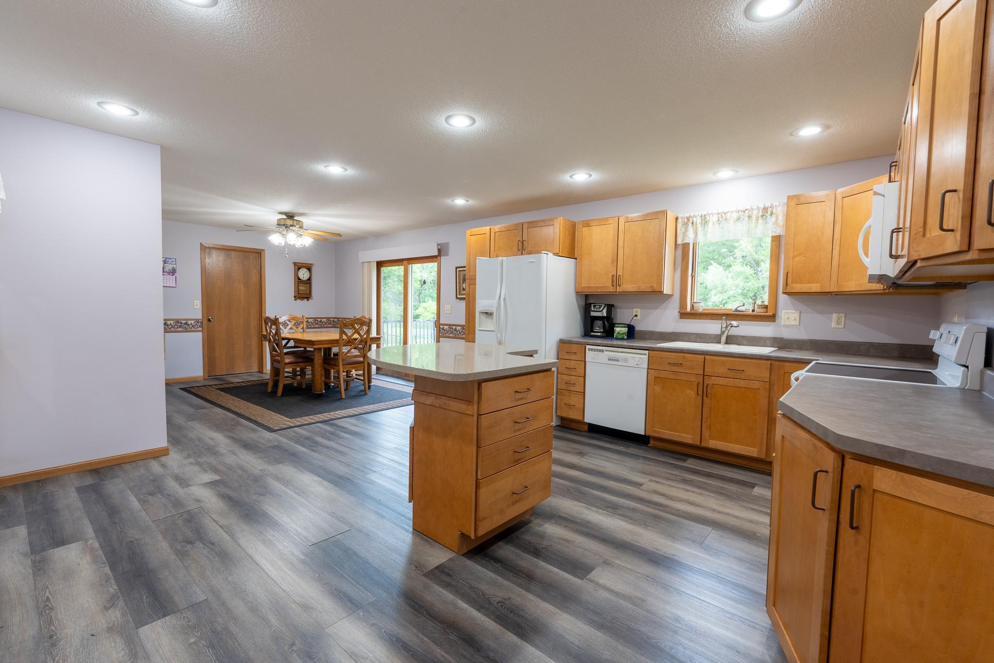 223 Oak Street Tyler, MN 56178 - Photo 8 of 24