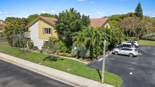 $3,200 | 213 Seabreeze Circle, Jupiter, FL 33477