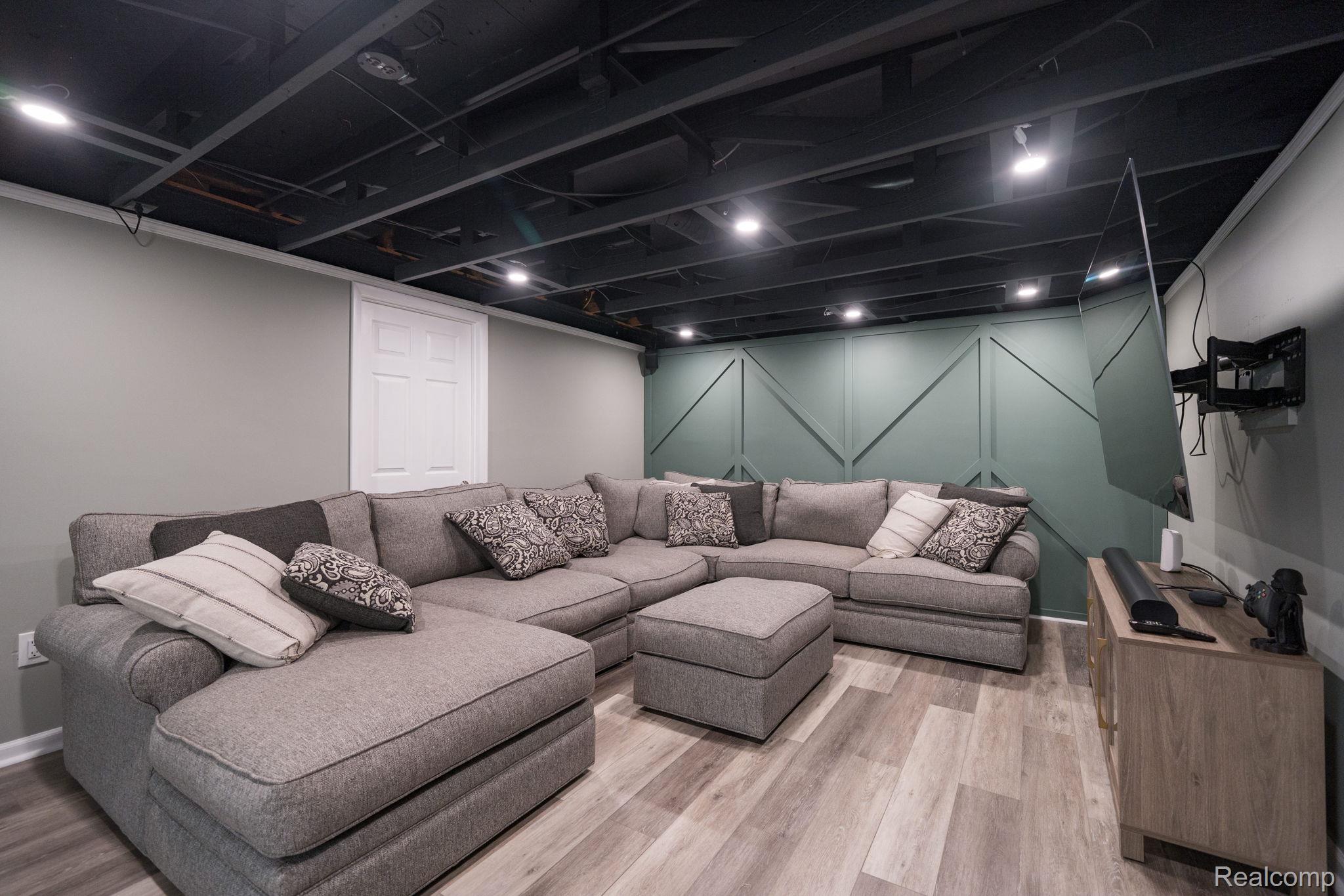 1120 Hackberry Circle Rochester, MI 48309 - Photo 36 of 53 Ready for a great movie or the big game!