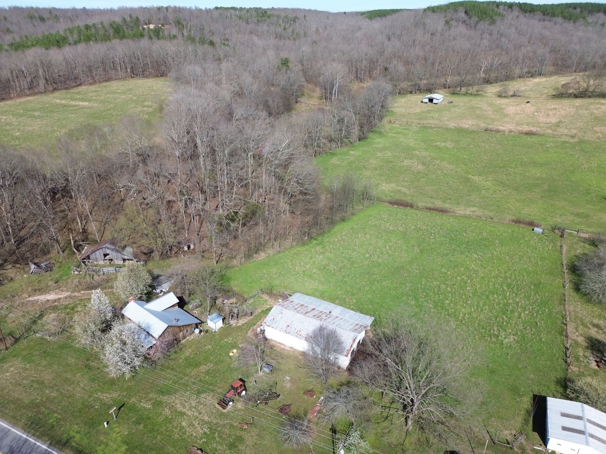 295 State Highway 48 Centerville, TN 37033 - Photo 8 of 80