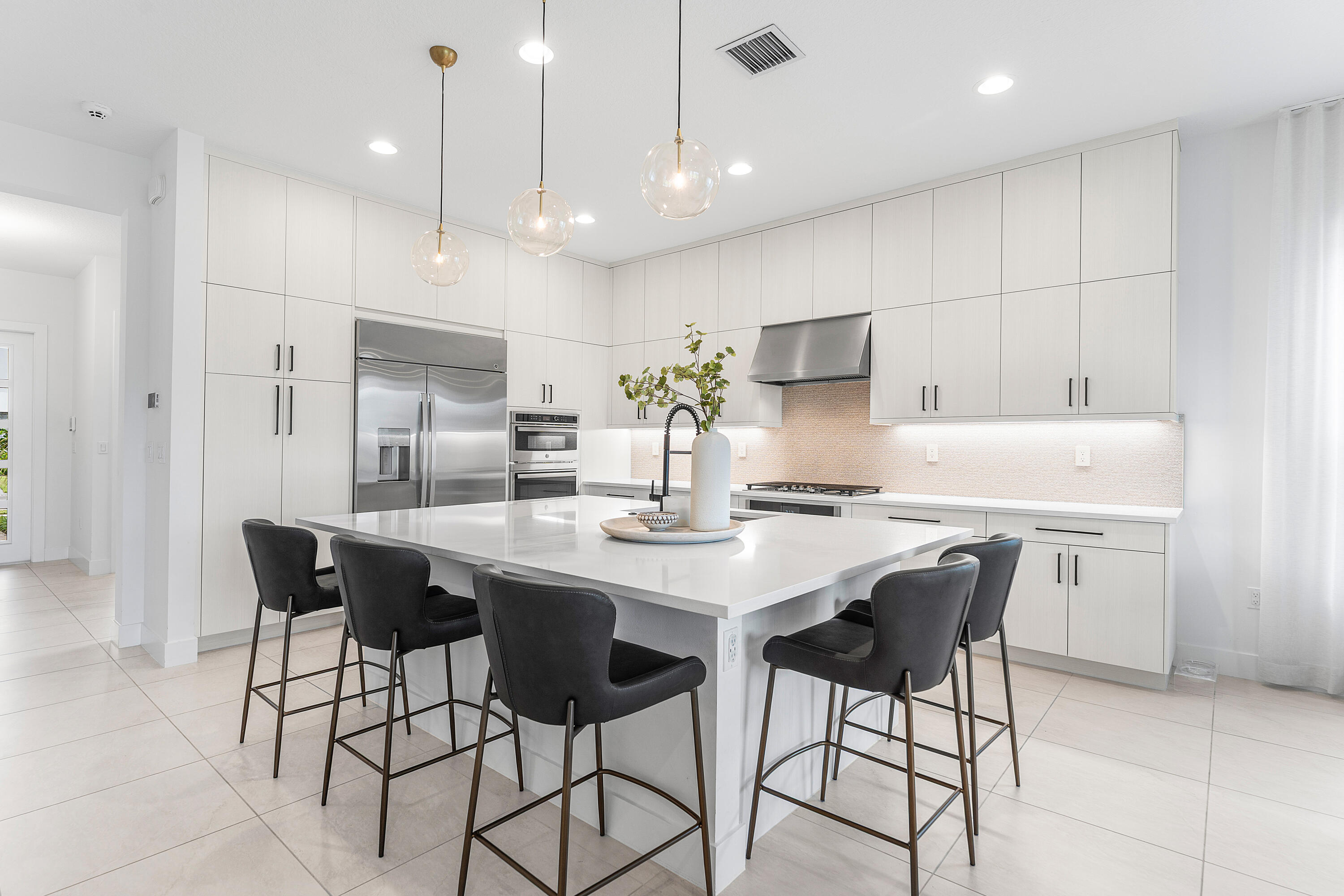 8308 Royal County Down Road Boca Raton, FL 33434 - Photo 9 of 63 010-8308RoyalCountyDownRoad-BocaRaton-FL