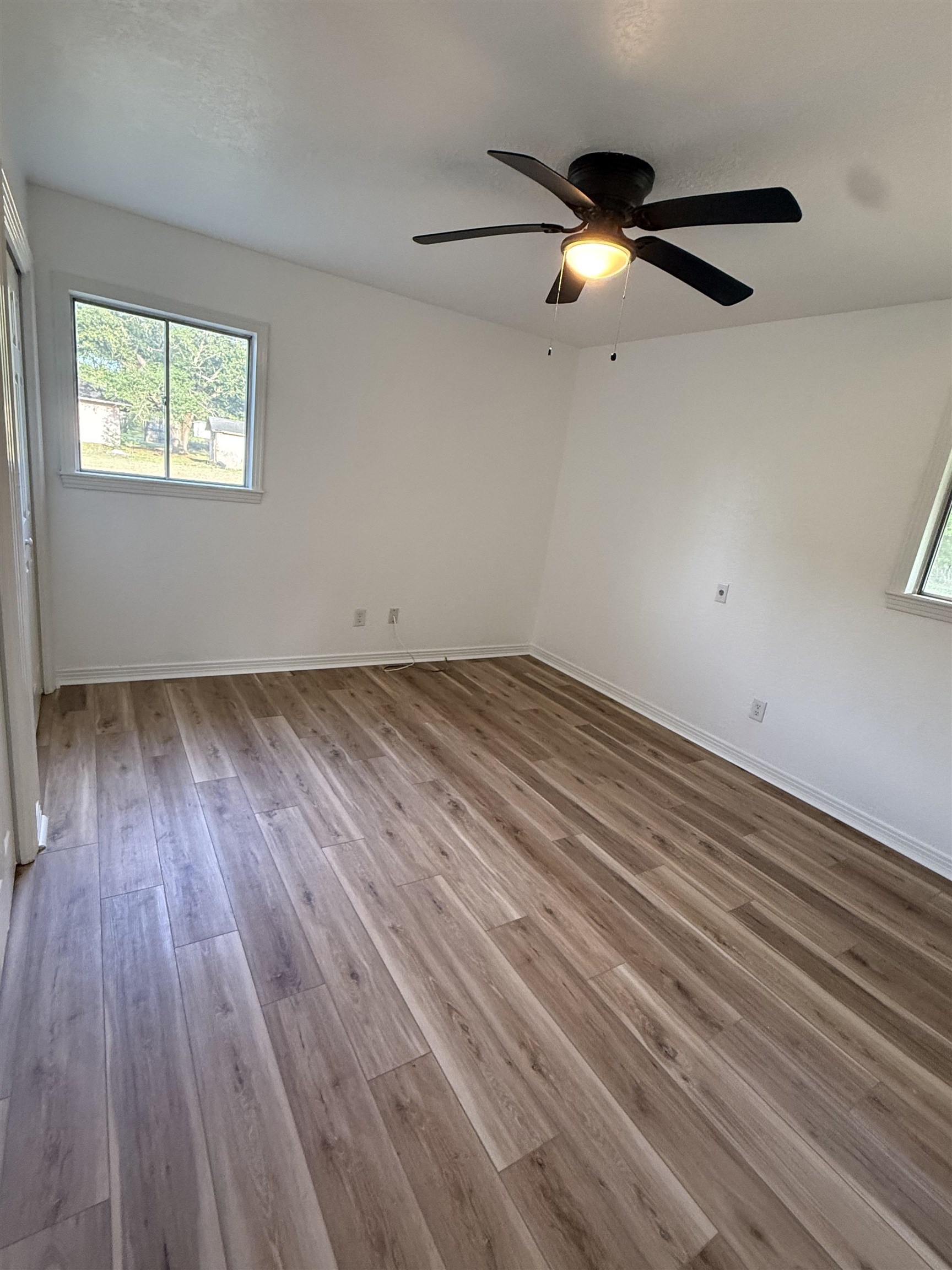 245 West Ave P Silsbee, TX 77656 - Photo 7 of 39
