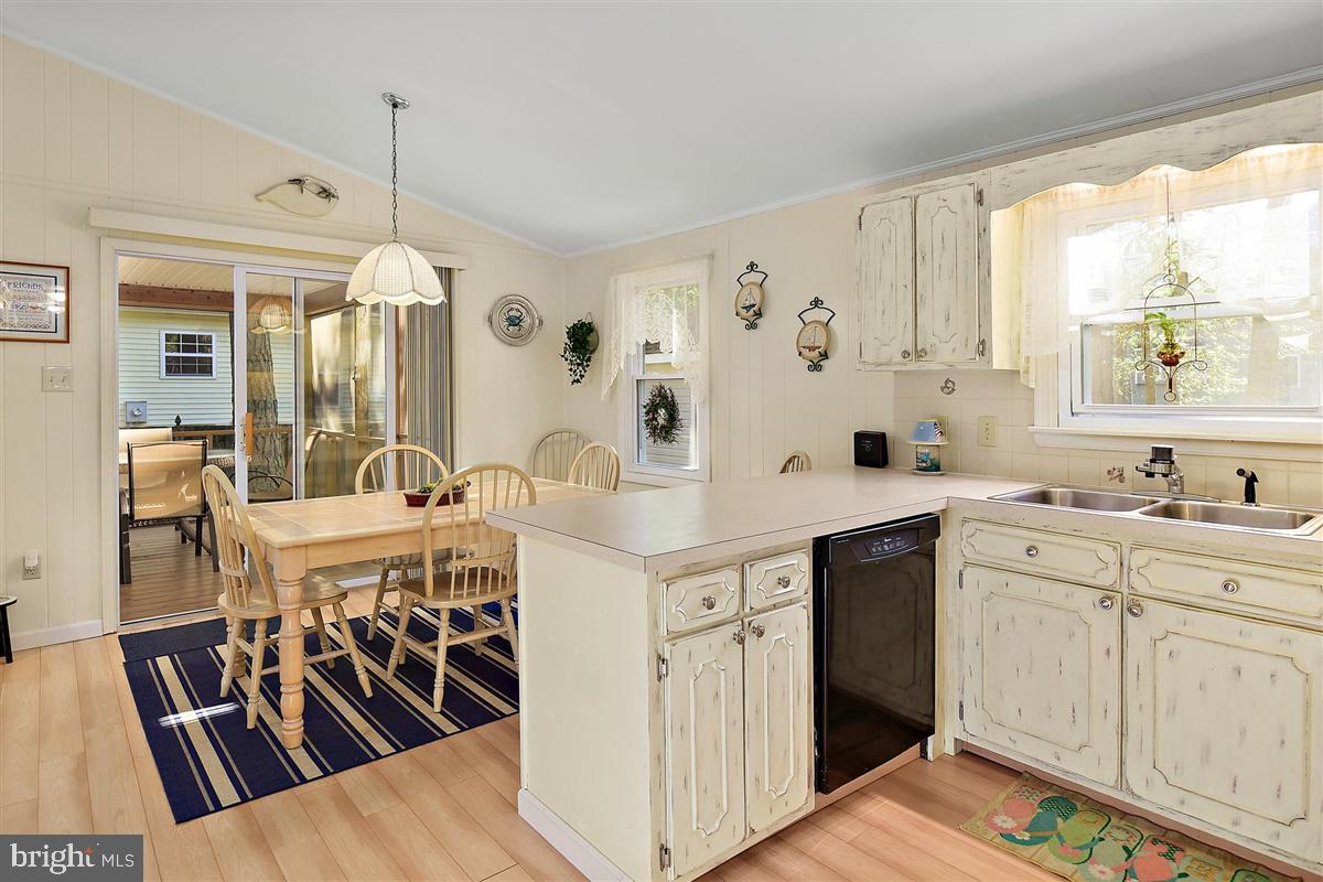 138 Windjammer Road Ocean Pines, MD 21811 - Photo 7 of 33