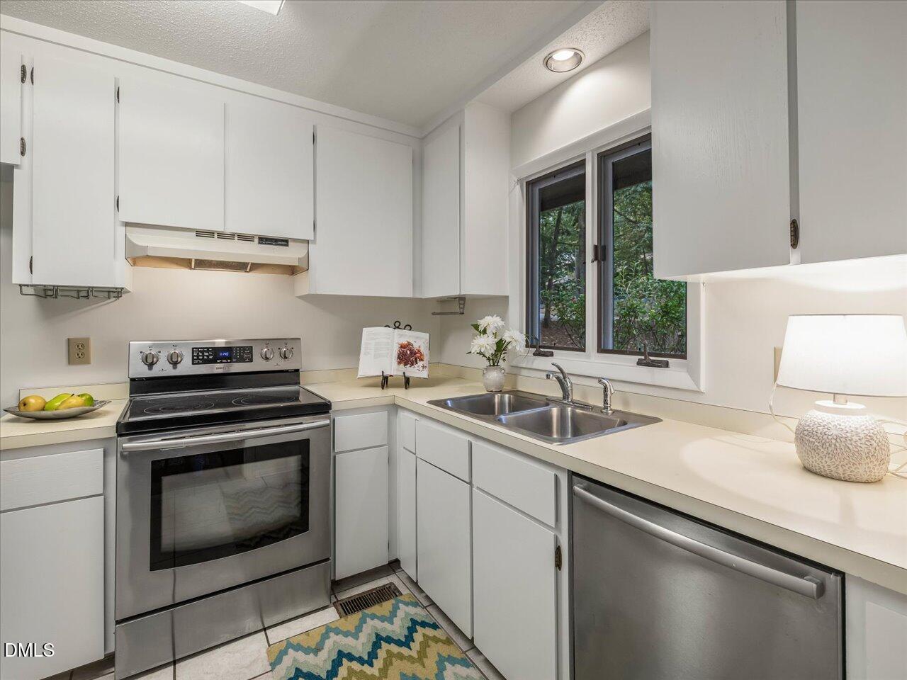 16 Pinnacle Road Durham, NC 27705 - Photo 15 of 31 30-Kitchen