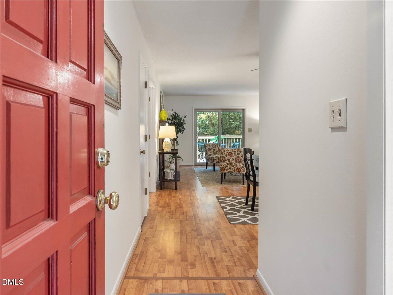 16 Pinnacle Road Durham, NC 27705 - Photo 4 of 31 08-Foyer